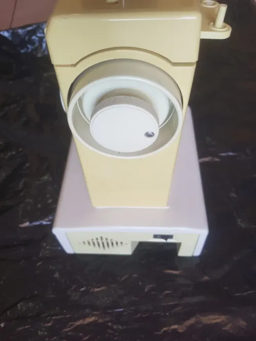 Machine à coudre en vente  Excellente affaire 