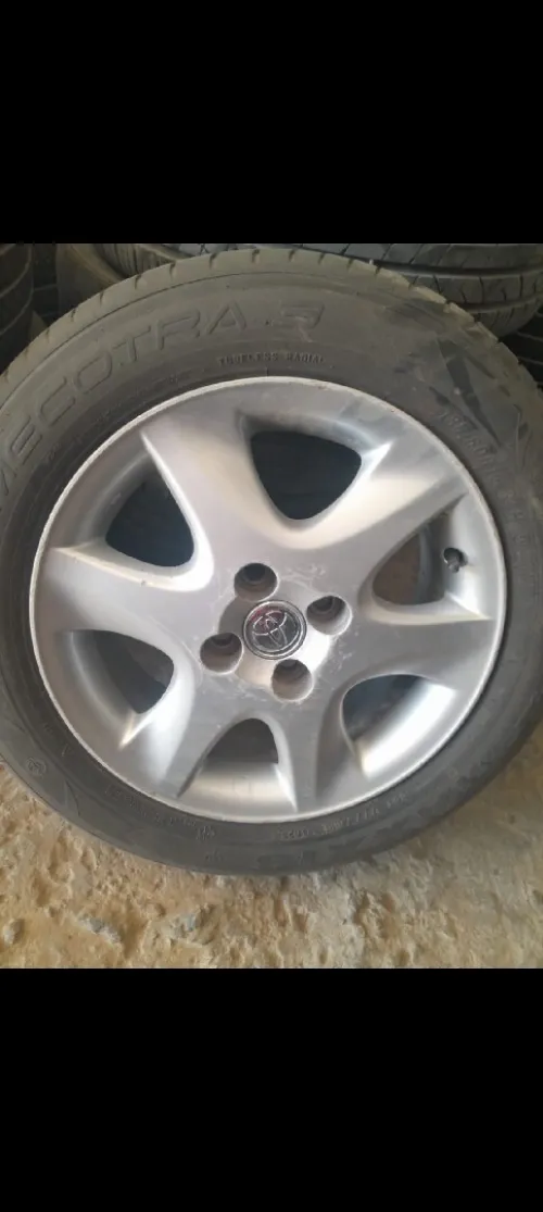 Les jantes alliage toyota R15