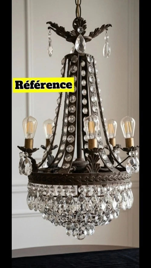 Lustre d'époque de style Empire, Sac à Perles. en bronze véritable et cristaux.