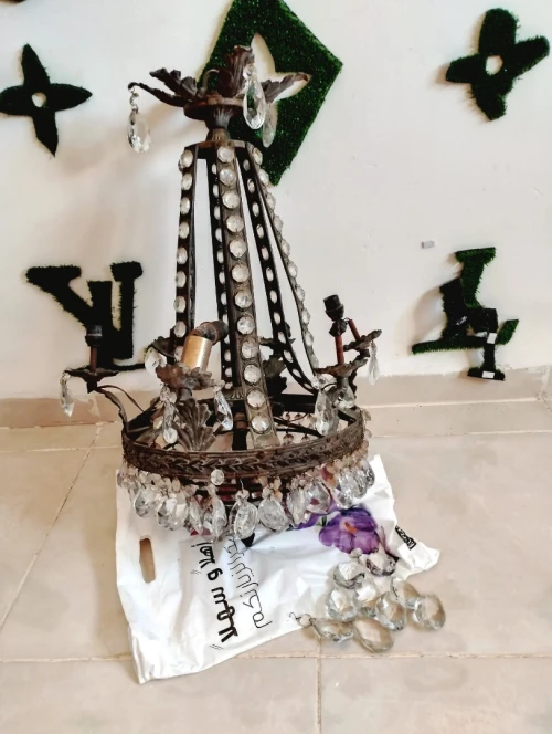 Lustre d'époque de style Empire, Sac à Perles. en bronze véritable et cristaux.