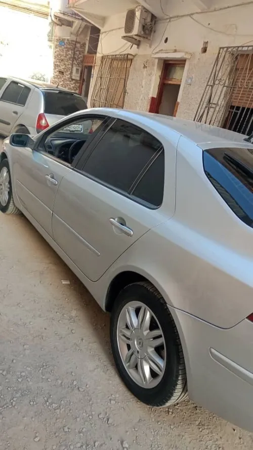 Renault Laguna 2 2001 Initial