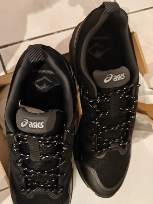 Basket Asics trabuco terra taille 43 43.5