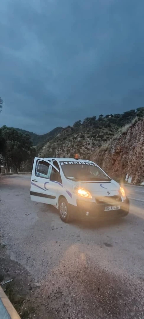سيارة إسعاف ambulance