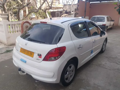 Peugeot 207 plus 2013 Allure 1.4 Simple