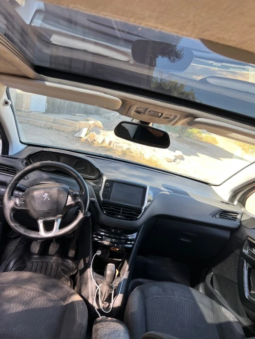 Peugeot 208 2015 Access Facelift