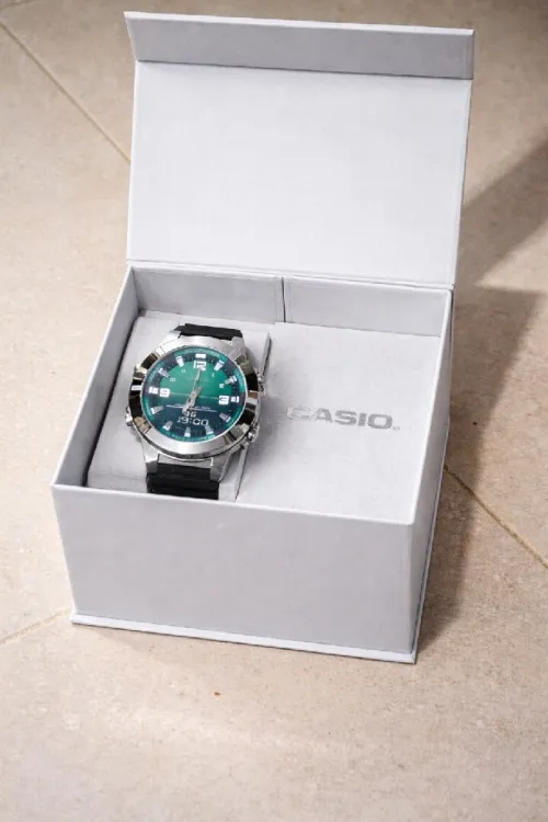 Montre original casio AMW-870 verte