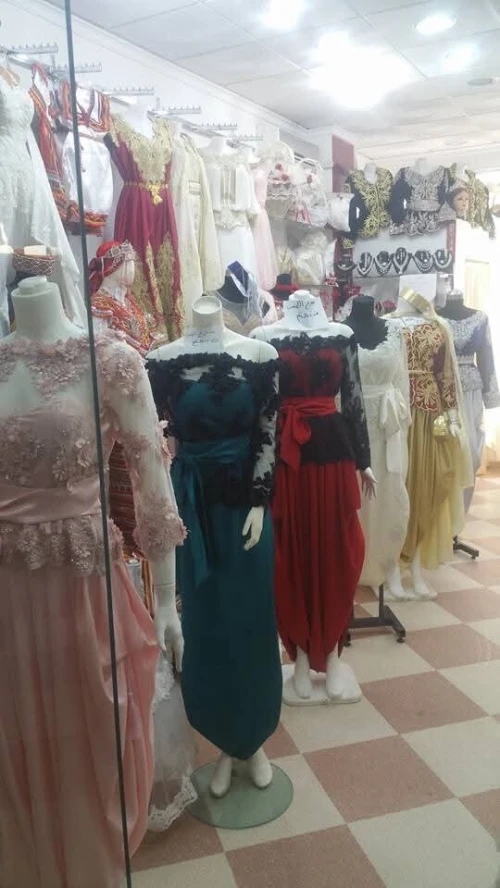 Vente Robes blanches et autres