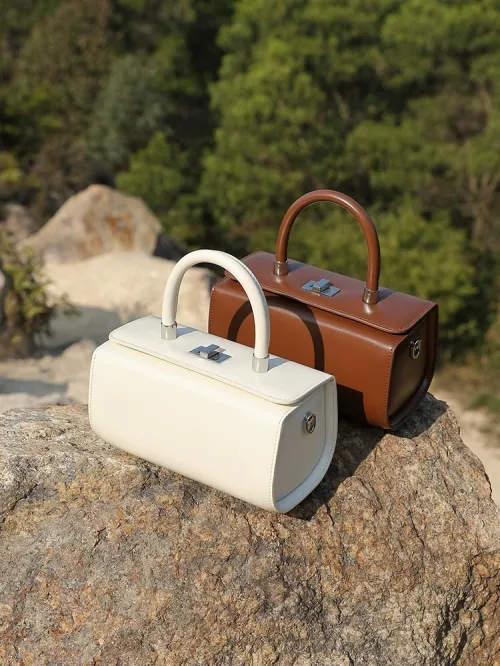 Sac box docteur en cuir haut de gamme pour femme petit format à main printemps-été 2026 style minimaliste à porter à l épaule ou en bandoulière