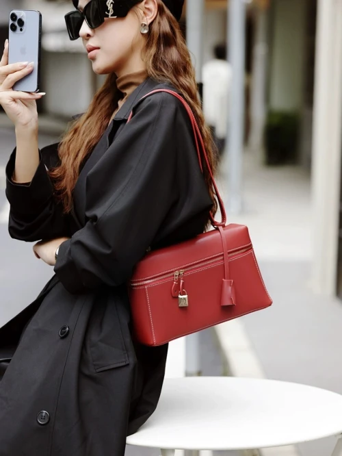 Sac boîte en cuir de vache nouveau modèle printemps été 2026 tendance pour le travail élégant à porter en bandoulière ou à la main pour femme