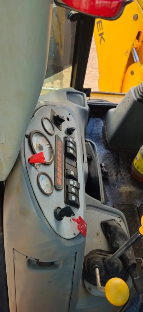 hidromek rétro chargeur 2010