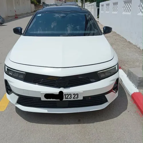 Opel Astra 2023 Opel Astra GS couleur blanche