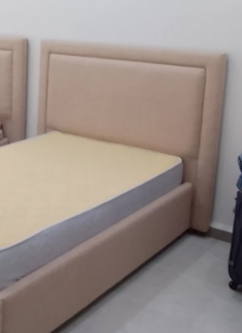 lit capitonné jasmin avec  coffret+ matelas