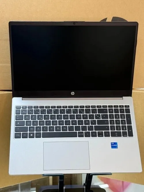 PROMO HP 250 G10 i7 13th Gen  QUASI NEUF 0 CYCLE