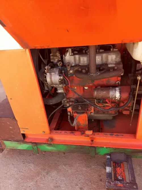 2 moteur berliet glm12 et group eléctrogène et 4 rossor magirus