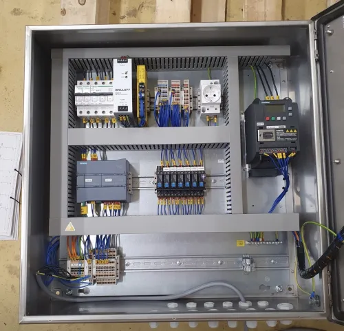 Cablage et montage armoire électrique ( TGBT , commande , automatisme, démarreur progressif, variateur de vitesse , tableau de distribution...)