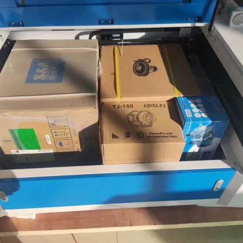 CNC lazer 150 wat 160cm*80cm et 140cm*100 cm