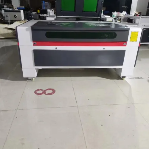 CNC lazer 150 wat 160cm*80cm et 140cm*100 cm