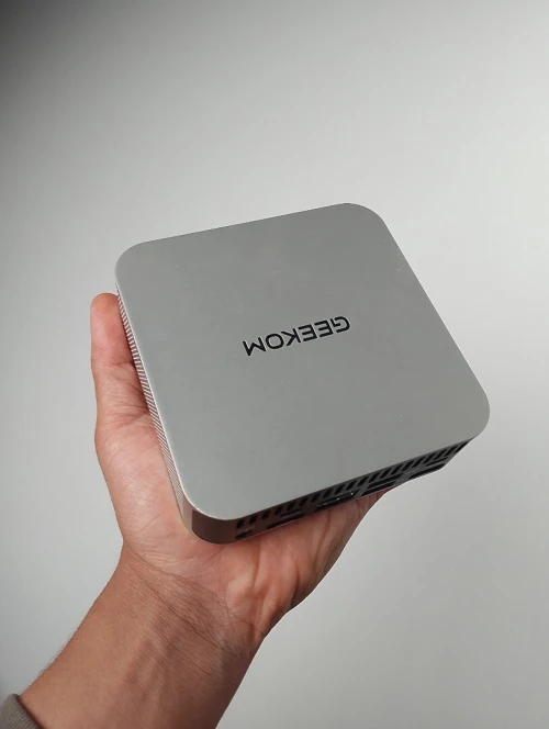 Mini PC GEEKOM A6 لكل المهام  مونتاج ألعاب عمل وحش في اليد!
