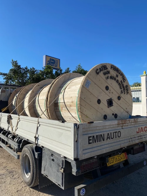 Camion transport marchandises tout les distances