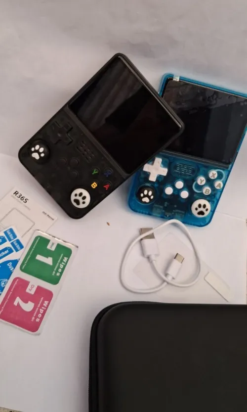  Original R36S open source console  for retro games 
