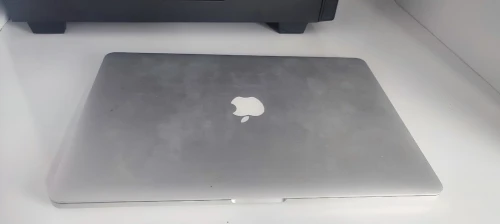 macbook pro 2025 retina
