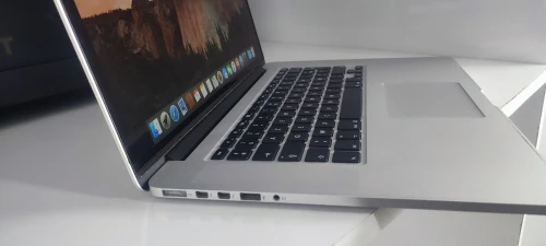 macbook pro 2025 retina