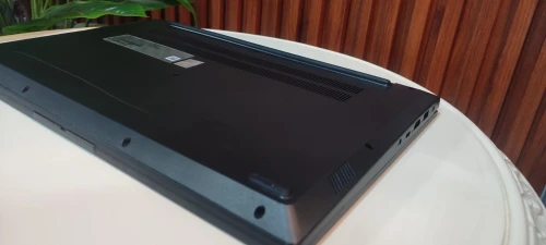 LENOVO V15 G4
