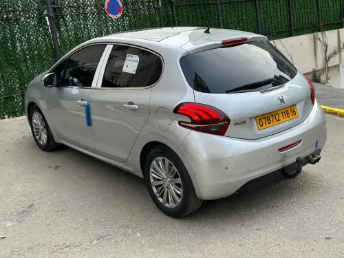 Peugeot 208 2018 Allure