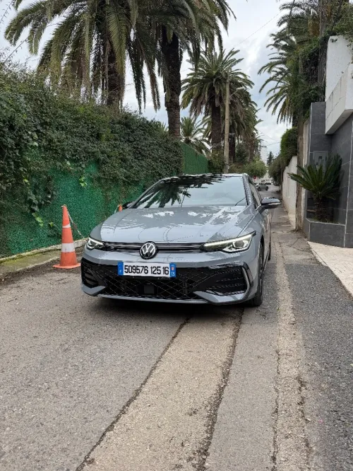 Volkswagen Golf 8 2025 R