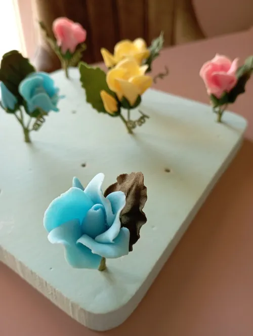 Fleurs en gumpaste sur commande gâteaux traditionnels 