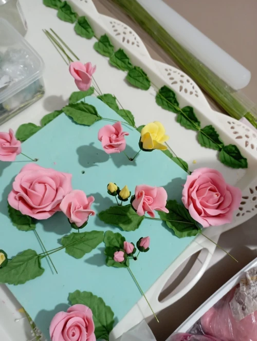Fleurs en gumpaste sur commande gâteaux traditionnels 