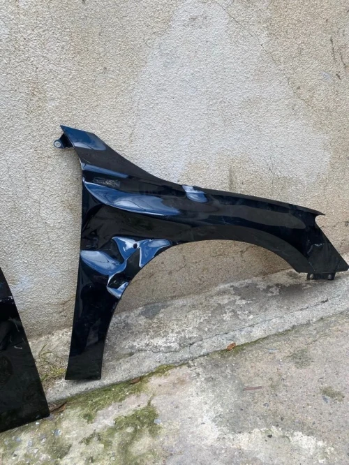 Porte et parchoc et aile droite Audi a3