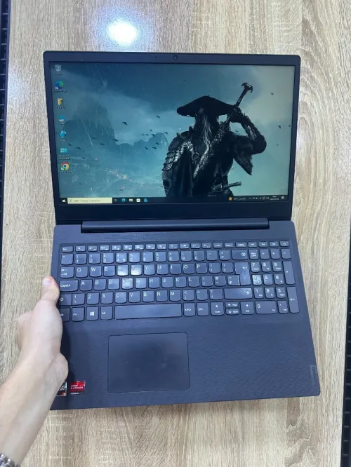 LENOVO V15 | AMD RYZEN 5 3500U | 8 GB RAM | 256 GB SSD