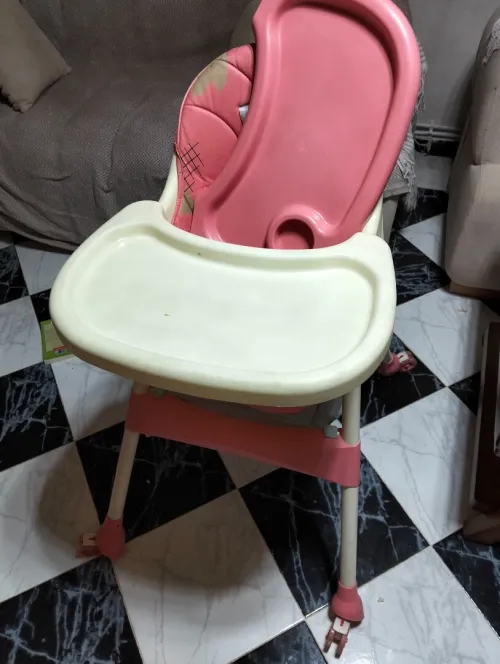 Chaise haute pour bébé