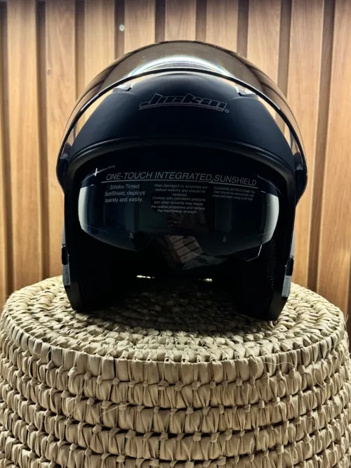 Casque moto noir mat