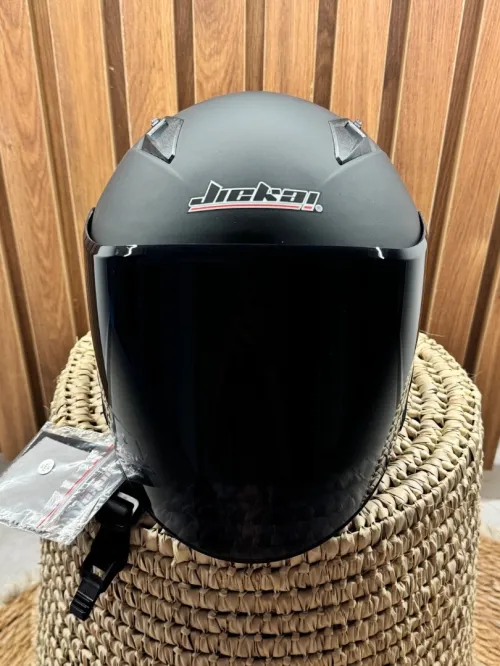 Casque moto noir mat