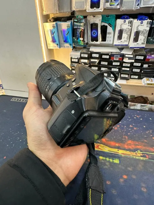 Nikon D3400 avec deux objectifs 18-55 et 55-300mm