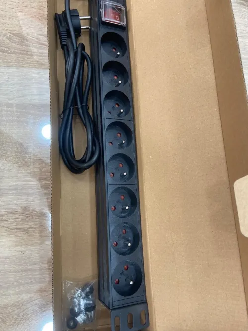 Multiprise Rackable 8 prises