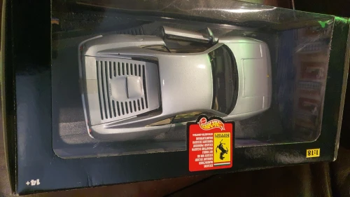 Ferrari F355 berlinetto HotWheels Matel avec license officiel Ferrari 1/18