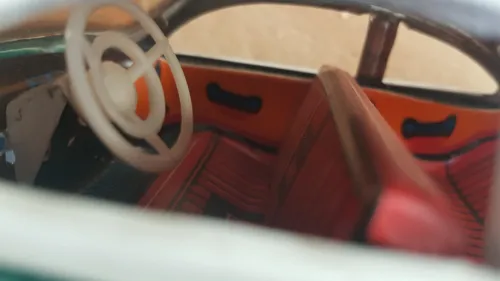 Miniature de collection, Voiture à friction en tôle SEDAN MF 743 des années 60's  25 cm, 
