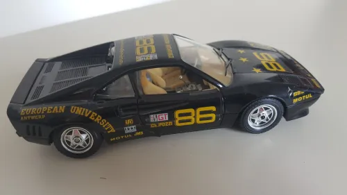 Voiture de course Rally, Ferrari GTO 1984 noir burago 1/24 European University Made in Italy