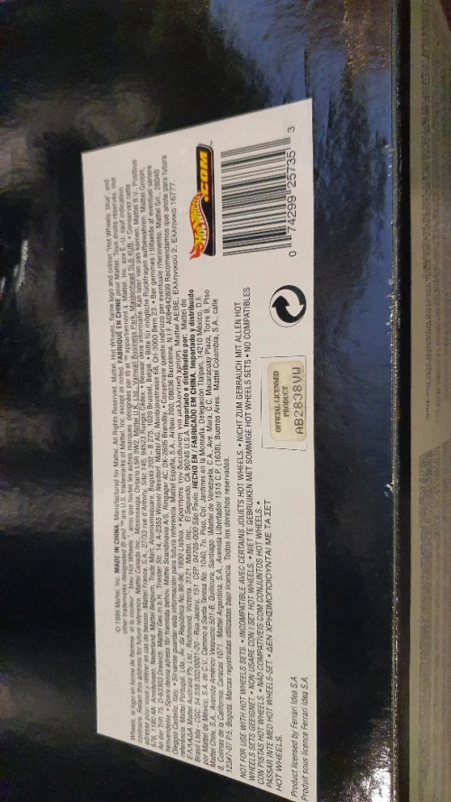 Ferrari F355 berlinetto HotWheels Matel avec license officiel Ferrari 1/18