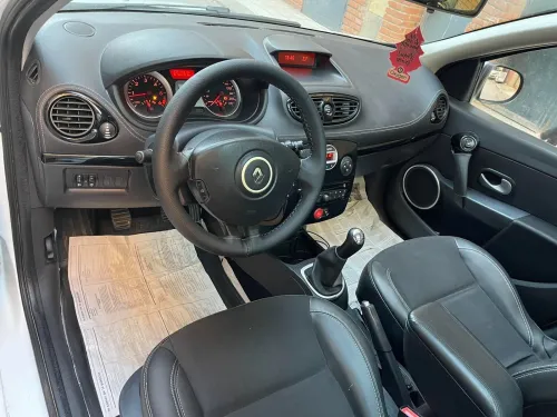 Renault Clio 3 2012 Night and Day