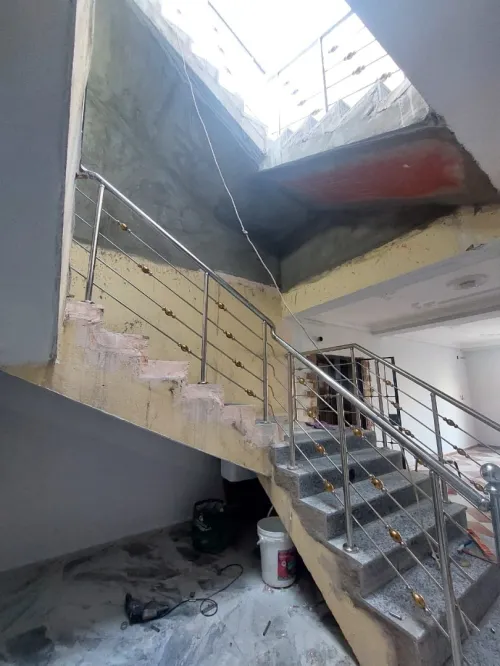 garde corp en inox et en verre, rampe d'escalier en inox et en verre trempé