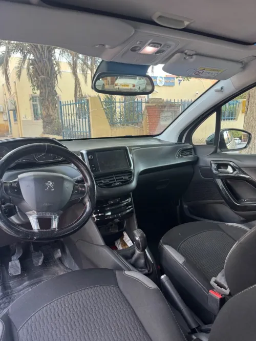 Peugeot 208 2018 Allure