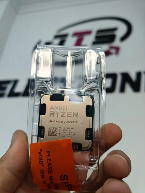 RYZEN 7 7800X3D 