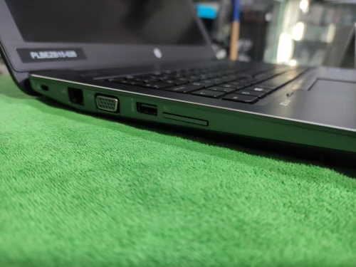 HP ZBook 15 G4 / I7-7700HQ / QUADRO M1200 / 16 GO DDR4 / 512 NVME / 15.6'' FHD / AZERTY 