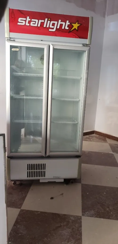 Armoire et présentoir frigoriphique