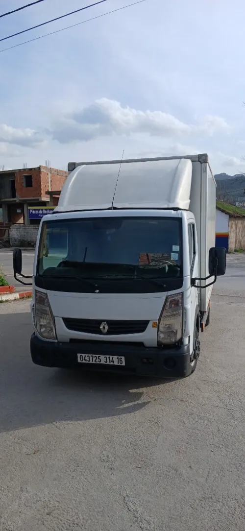 Renault Maxity 2014