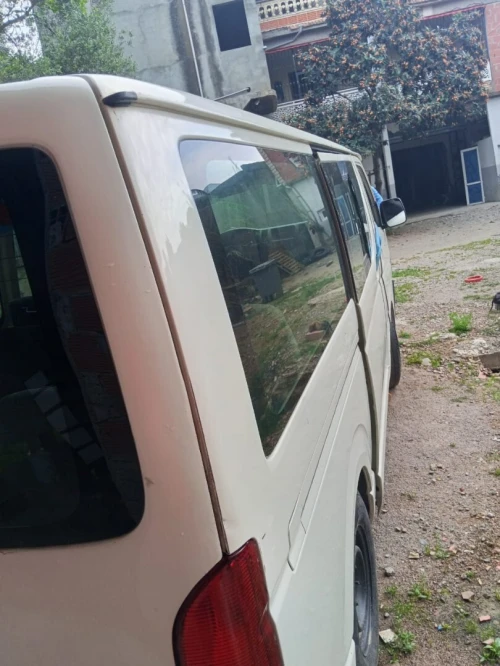 Toyota hiace 2011